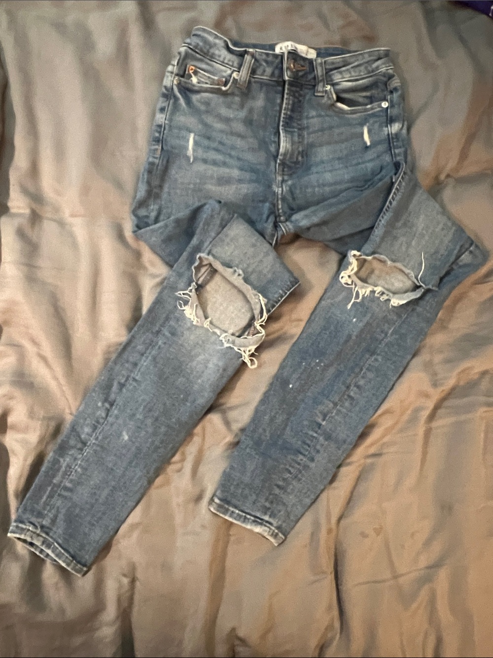 Distressed Light Blue Ripped Skinny Jeans-